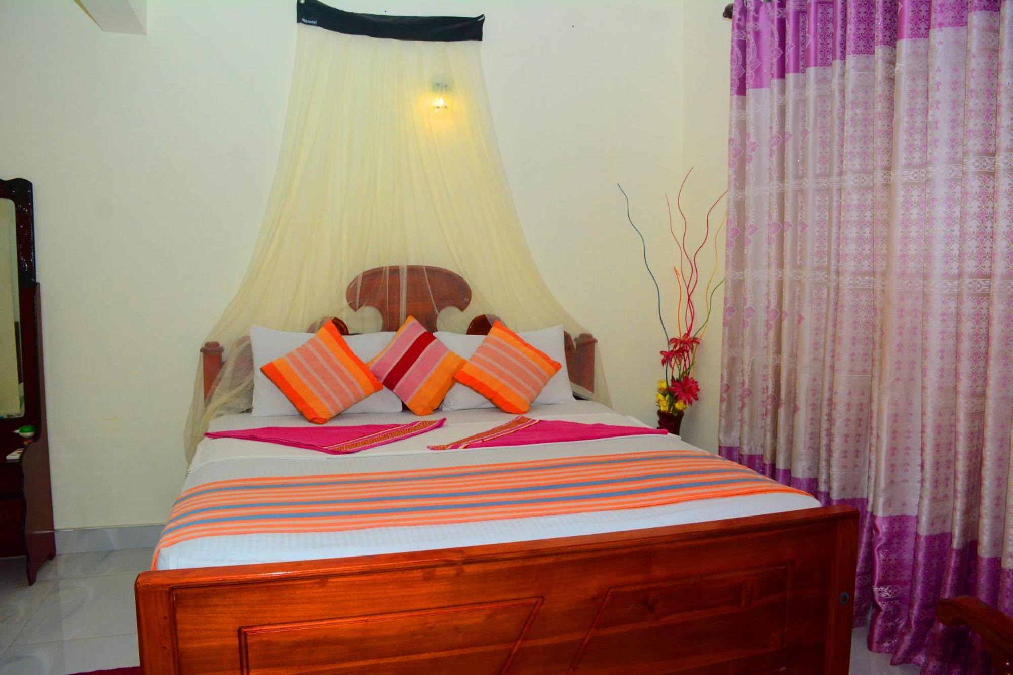 Tissa Rainbow Guest & Yala Hotell Tissamaharama Eksteriør bilde